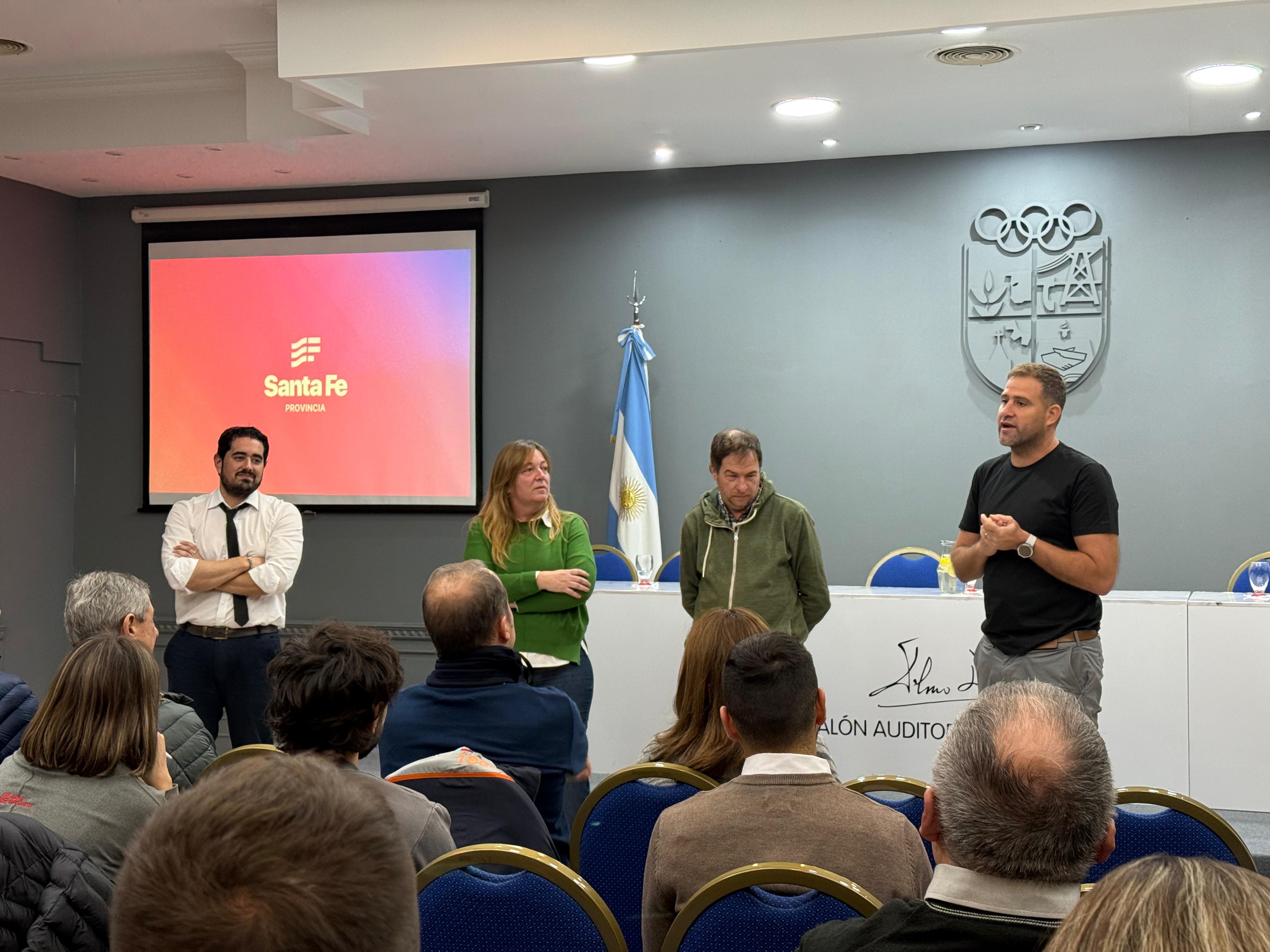 Charla sobre gestión de energía en industrias y más